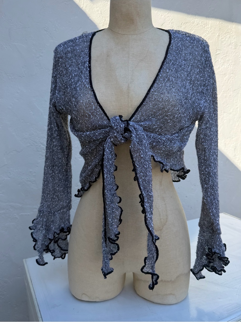 Y2K Pilates/ Yoga Lightweight Gray Knit Tie-Front Shrug with Black Trim
